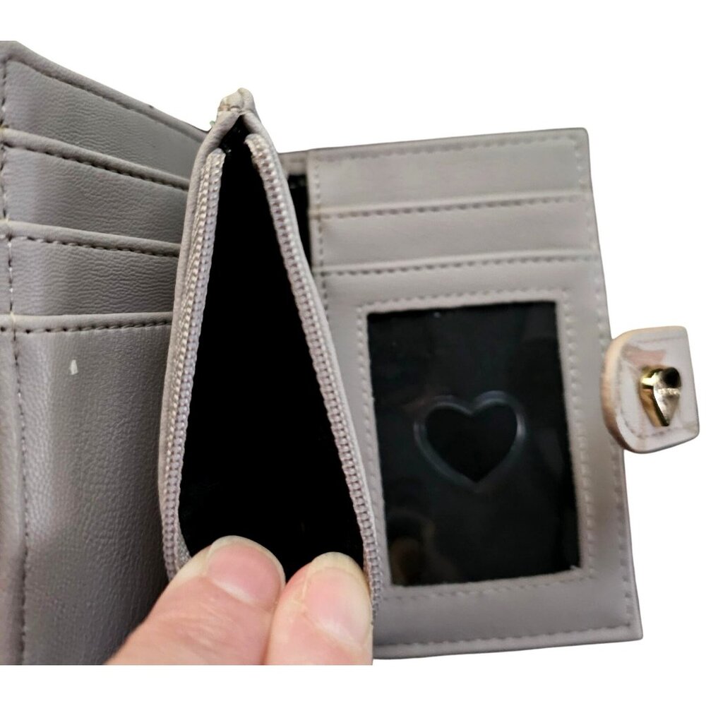 Betsey Johnson Floral Embossed Wallet With Heart Clasp & Keychain - Picture 7 of 8